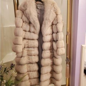 Silver Fox can unzip lengths to make 3 different lengths